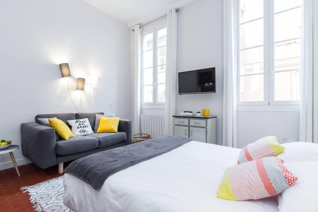 Droite - Bright In The Old Town Apartment