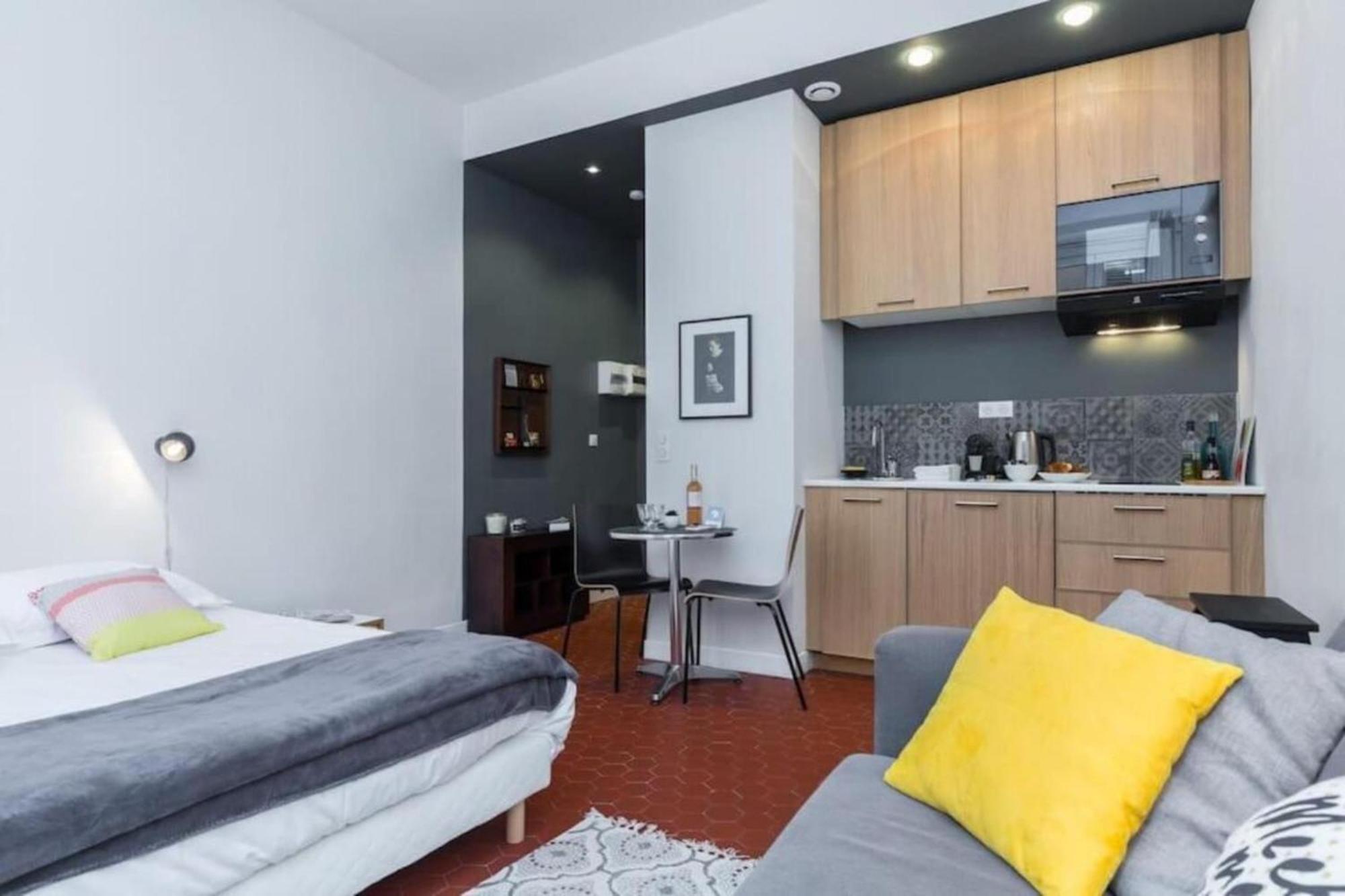 Droite - Bright In The Old Town Apartment