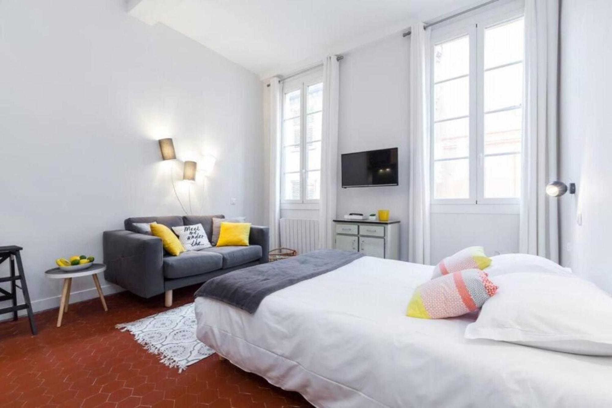 Droite - Bright In The Old Town Apartment